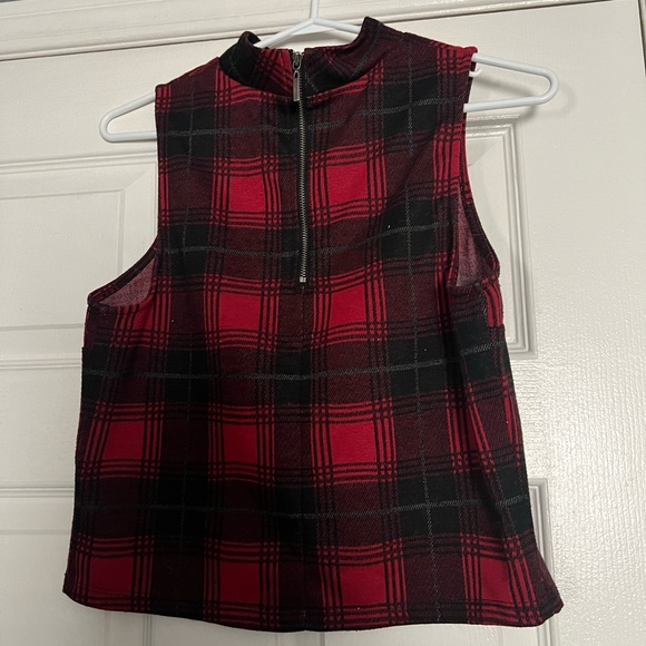 Smart Set Cropped Plaid Top - Picture 2 of 6